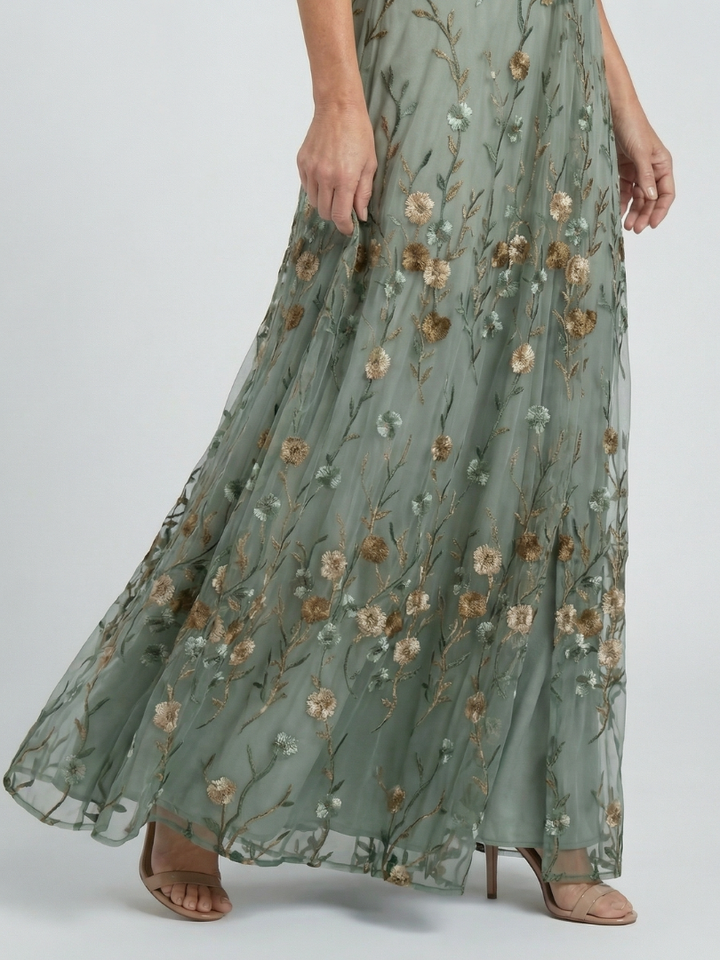 Selora | Floral Embroidered Maxi Dress