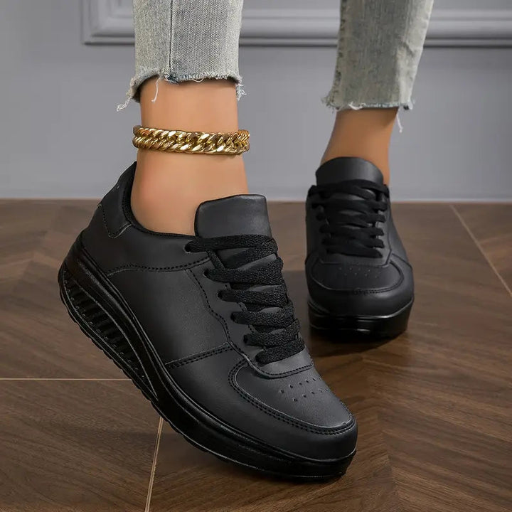 Brelina - Women's sneakers with laces
