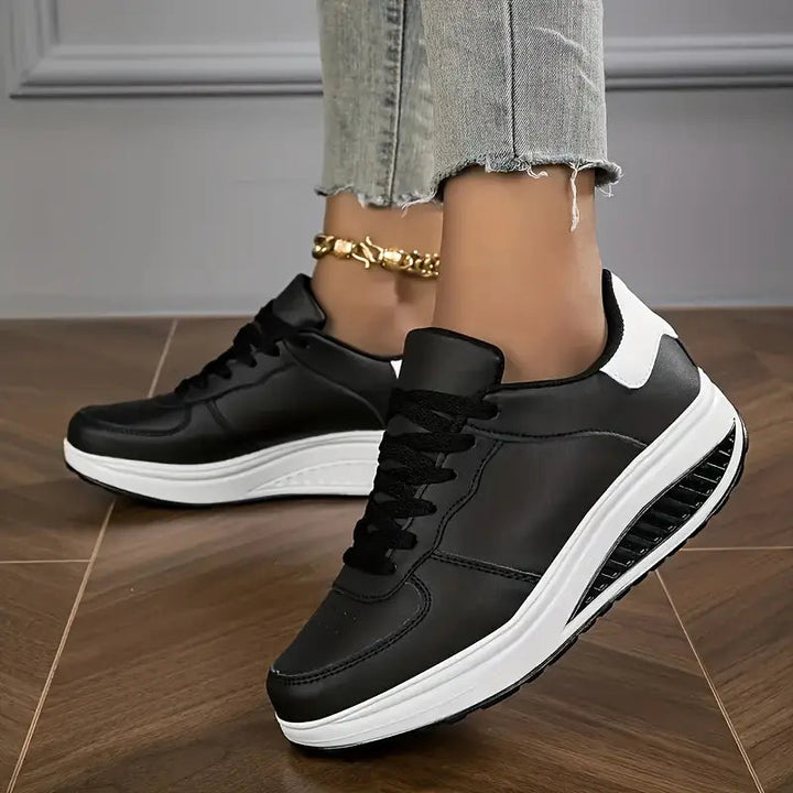Brelina - Women's sneakers with laces