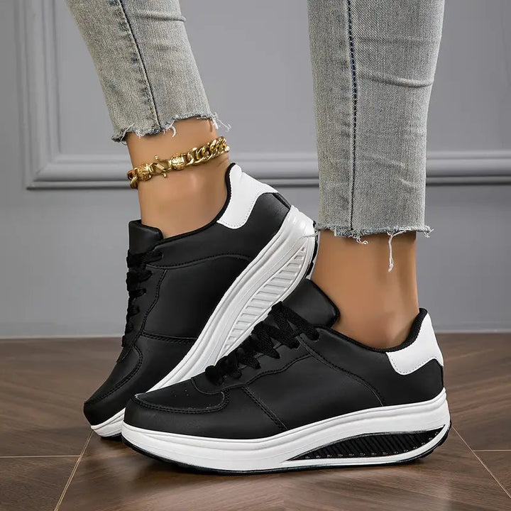 Brelina - Women's sneakers with laces